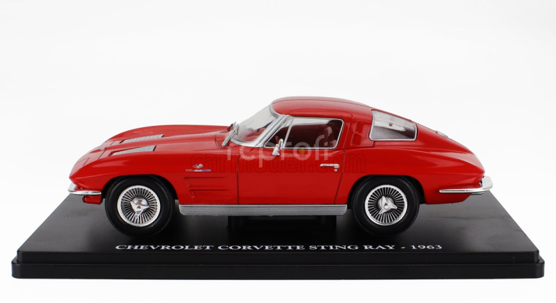 Edicola Chevrolet Corvette Stingray Coupe 1963 - Con Vetrina - With Showcase 1:24 Red