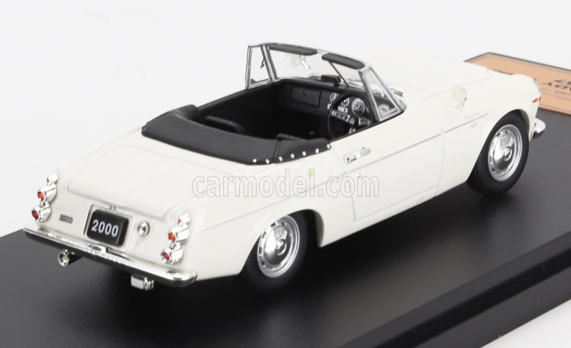 Edicola Datsun Fairlady 2000 (se311) Cabriolet Open 1967 1:43 Bílá