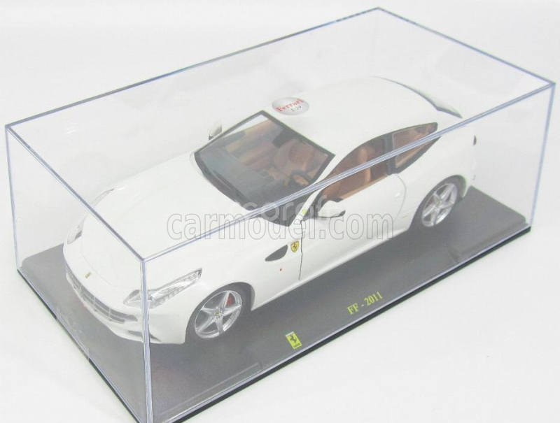 Edicola Ferrari Ff (ferrari Four) 2011 - Con Vetrina - With Showcase 1:24 Bílá