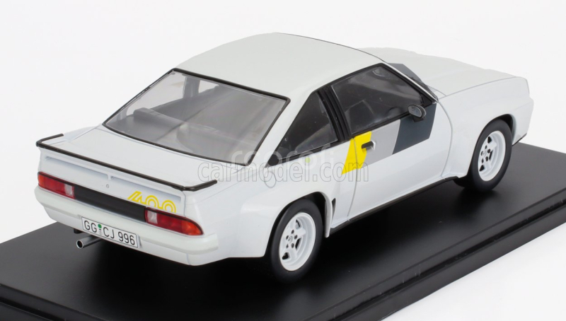 Edicola Opel Manta B 400 1983 - Con Vetrina - With Showcase 1:24 Bílá