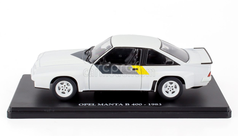 Edicola Opel Manta B 400 1983 - Con Vetrina - With Showcase 1:24 Bílá