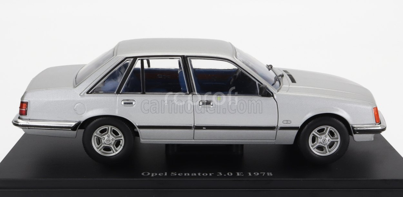 Edicola Opel Senator 3.0 1978 1:24 Silver