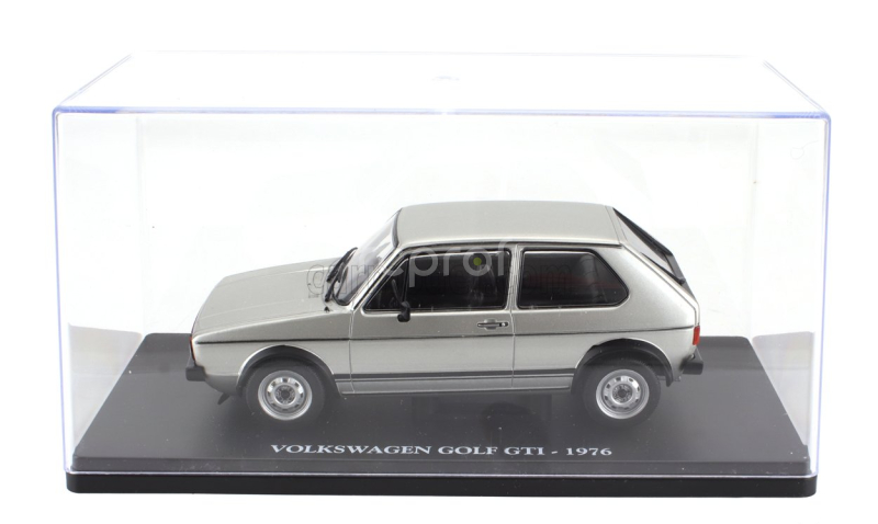 Edicola Volkswagen Golf Gti Mki 1976 - Con Vetrina - With Showcase 1:24 Silver