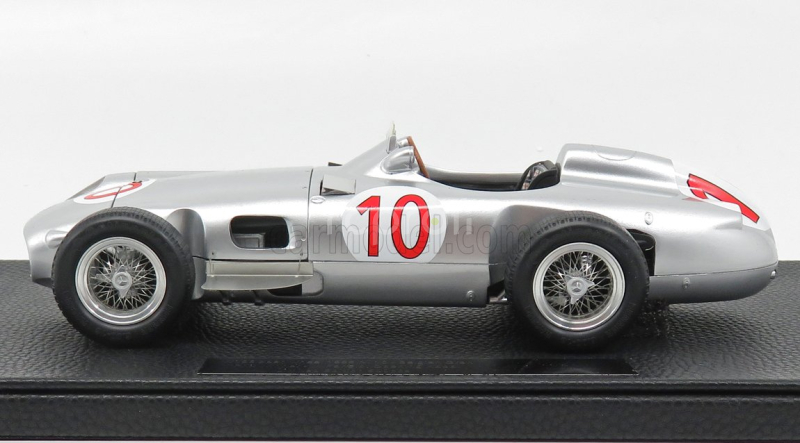 Gp-replicas Mercedes benz F1  W196 N 10 Winner Belgium Gp Juan Manuel Fangio 1955 World Champion 1:18 Silver