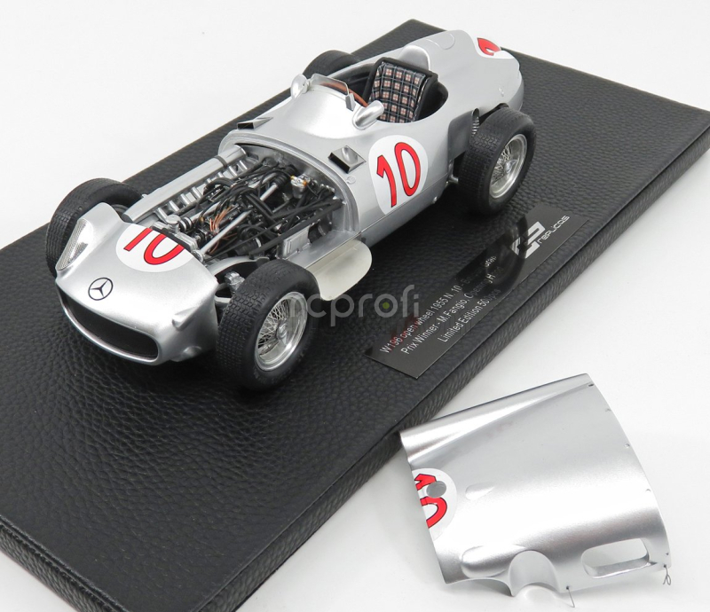 Gp-replicas Mercedes benz F1  W196 N 10 Winner Belgium Gp Juan Manuel Fangio 1955 World Champion 1:18 Silver