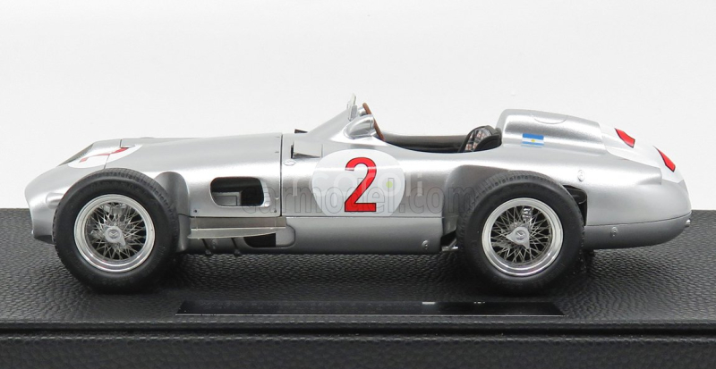 Gp-replicas Mercedes benz F1  W196 N 2 Argentina Gp Juan Manuel Fangio 1955 World Champion 1:18 Silver