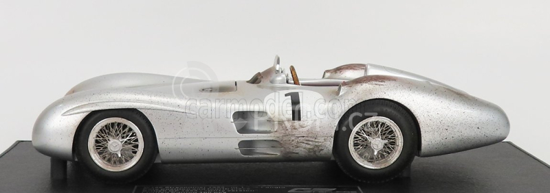 Gp-replicas Mercedes benz F1 W196r Streamliners N 1 1:18, stříbrná