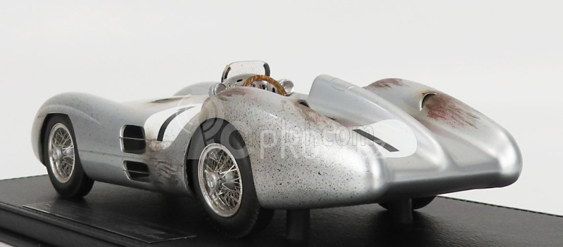 Gp-replicas Mercedes benz F1 W196r Streamliners N 1 1:18, stříbrná