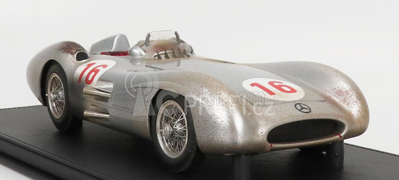 Gp-replicas Mercedes benz F1 W196r Streamliners N 16 1:18, stříbrná