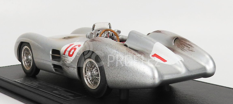 Gp-replicas Mercedes benz F1 W196r Streamliners N 16 1:18, stříbrná