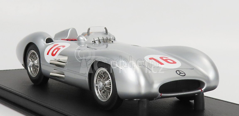 Gp-replicas Mercedes benz F1  W196r Streamliners N 16 1:18, stříbrná