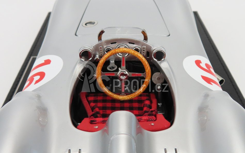 Gp-replicas Mercedes benz F1  W196r Streamliners N 16 1:18, stříbrná
