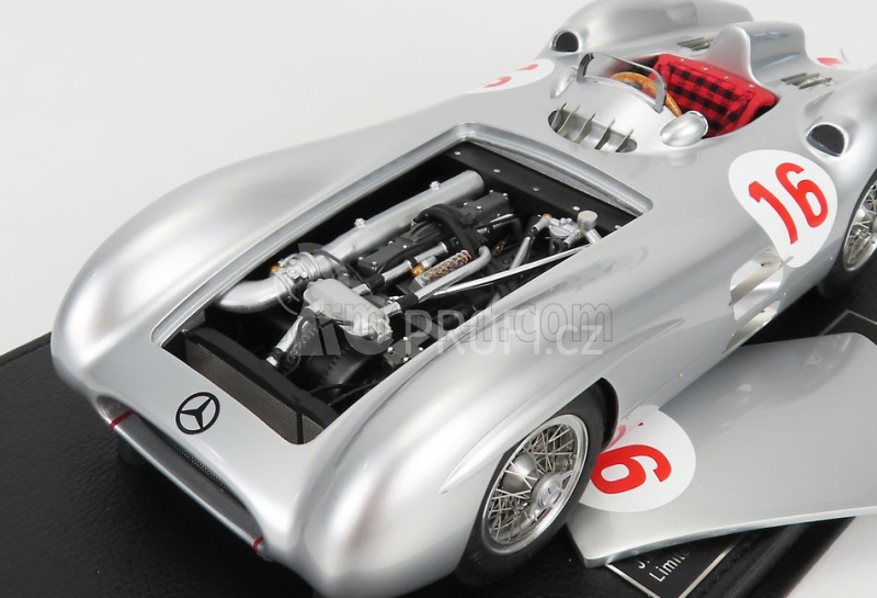 Gp-replicas Mercedes benz F1  W196r Streamliners N 16 1:18, stříbrná