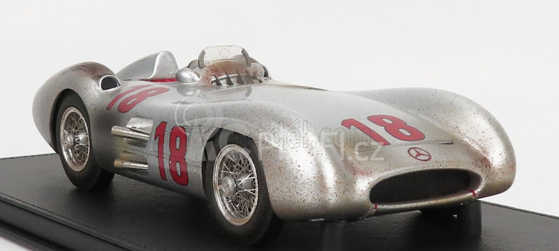 Gp-replicas Mercedes benz F1 W196r Streamliners N 18 1:18, stříbrná