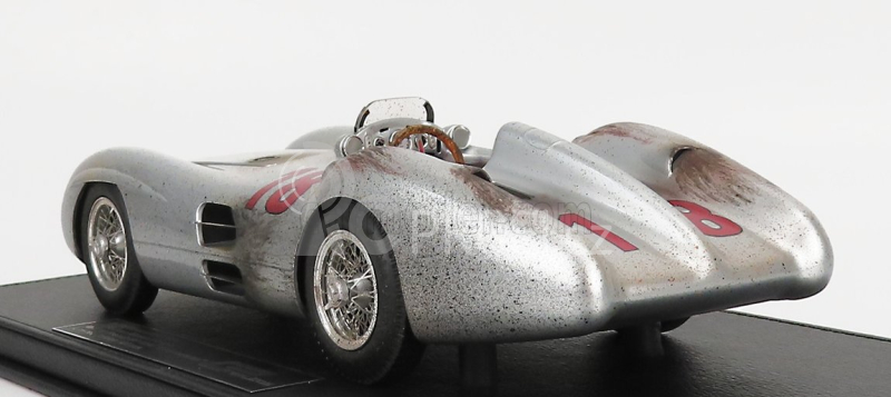 Gp-replicas Mercedes benz F1 W196r Streamliners N 18 1:18, stříbrná