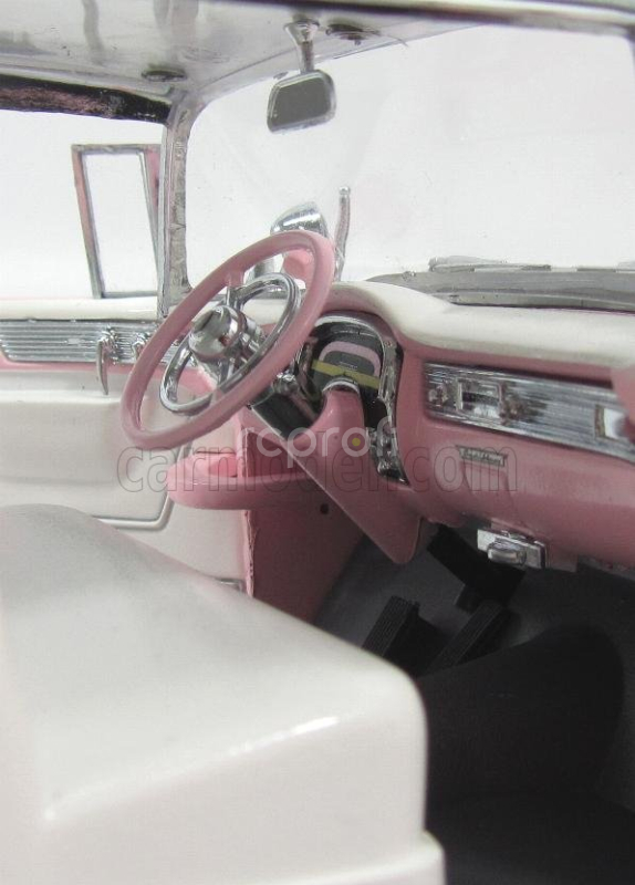 Greenlight Cadillac Fleetwood Series 60 1955 - Personal Car Elvis Presley 1:18 Růžová Bílá