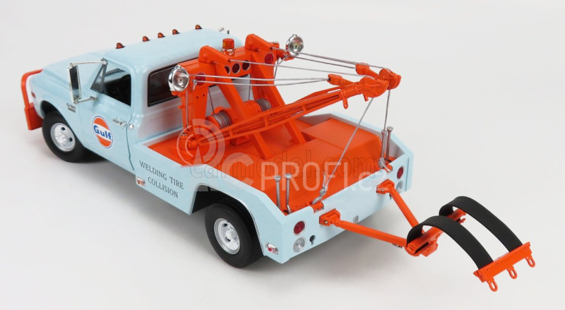 Greenlight Chevrolet C-30 Pick-up Gulf Odtahový vůz 1969 1:18, světle modrá