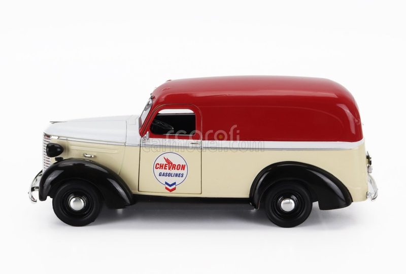 Greenlight Chevrolet Panel Truck Van Chevron 1939 1:24 Béžová Bílá Červená