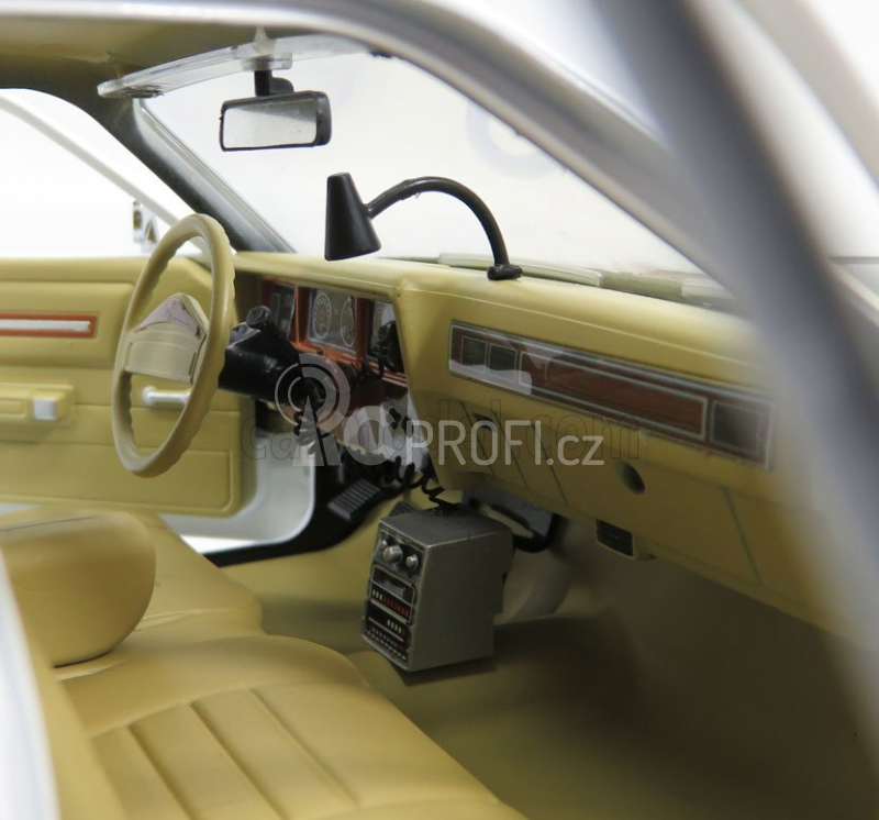 Greenlight Dodge Monaco Police 1977 - The Terminator 1 1984 1:18, černobílá
