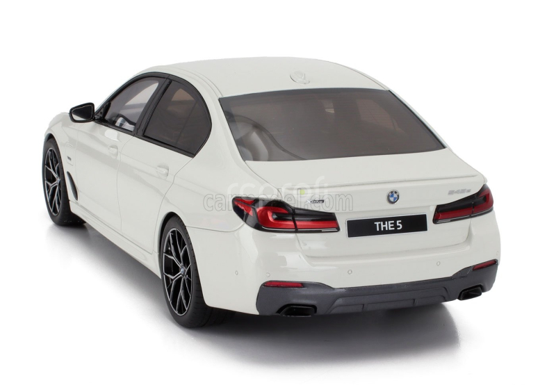 Gt-spirit BMW 5-series 545e Xdrive M-sport (f90) 2023 1:18 Bílá