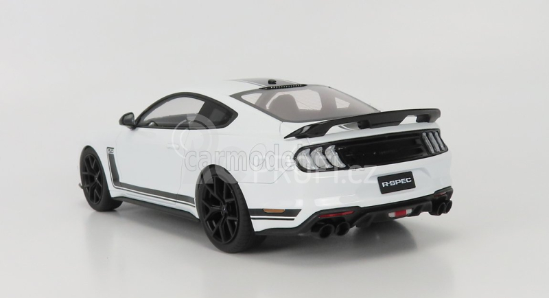 Gt-spirit Ford usa Mustang Coupe 5.0 R-spec Rhd 2020 1:18 Bílá Černá