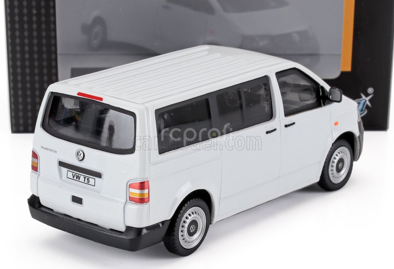 Hongwell Volkswagen T5 Minibus 2010 1:43 Bílá