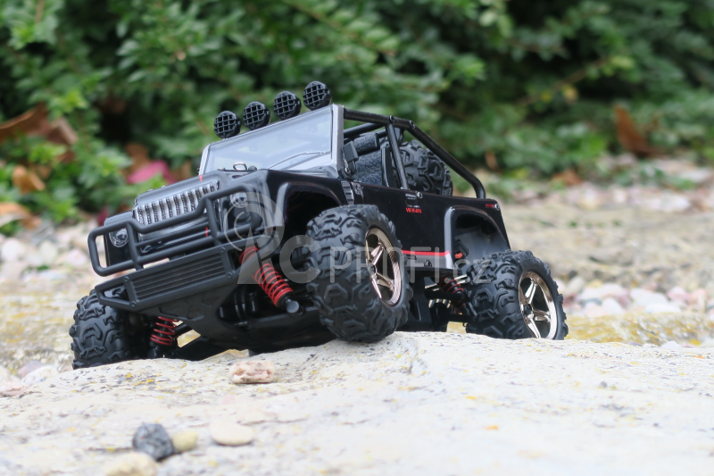 RC auto JEEP Subotech Brave, černý