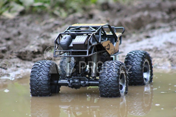 RC voděodolný crawler Important Miracle, zlatá + náhradní baterie