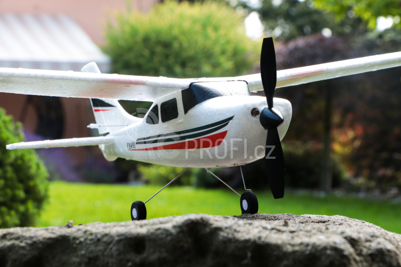 RC letadlo Cessna 182