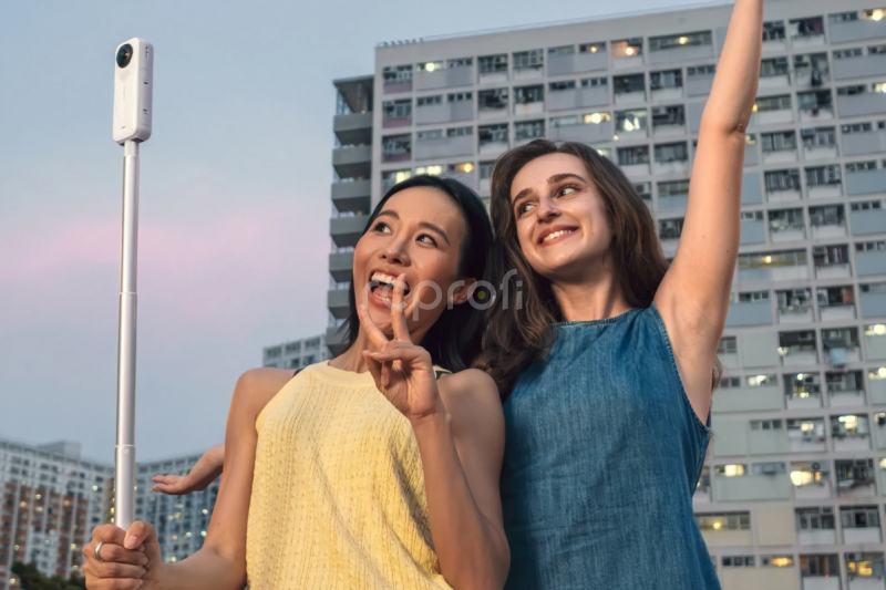 Insta360 selfie tyč 114 cm (bílá)
