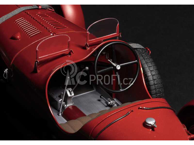 Italeri Alfa Romeo 8C 2300 Roadster (1:12)