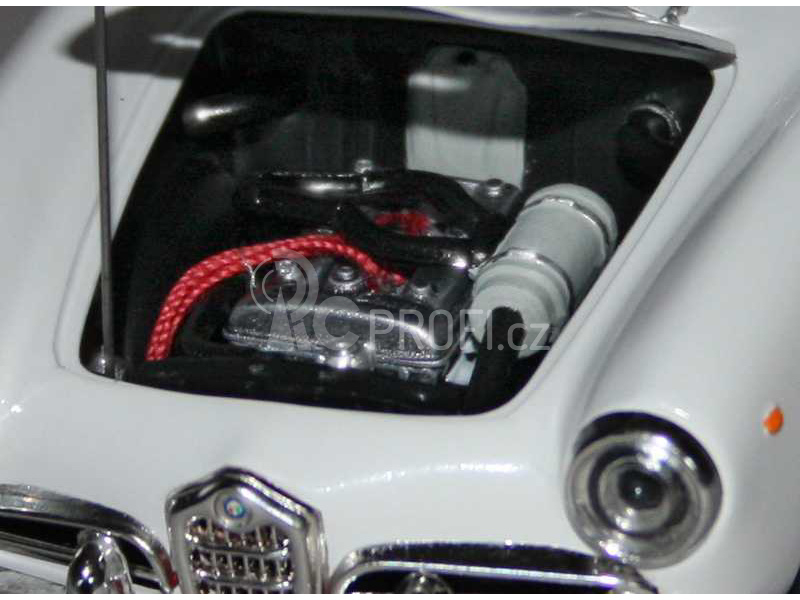 Italeri Alfa Romeo Giulietta Spider 1300 (1:24)