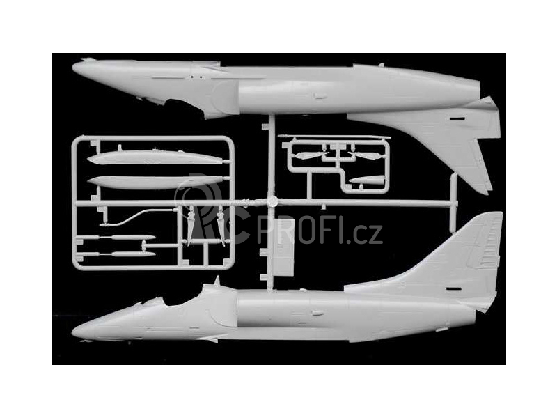 Italeri McDonnell A-4 E/F/G Skyhawk (1:48)