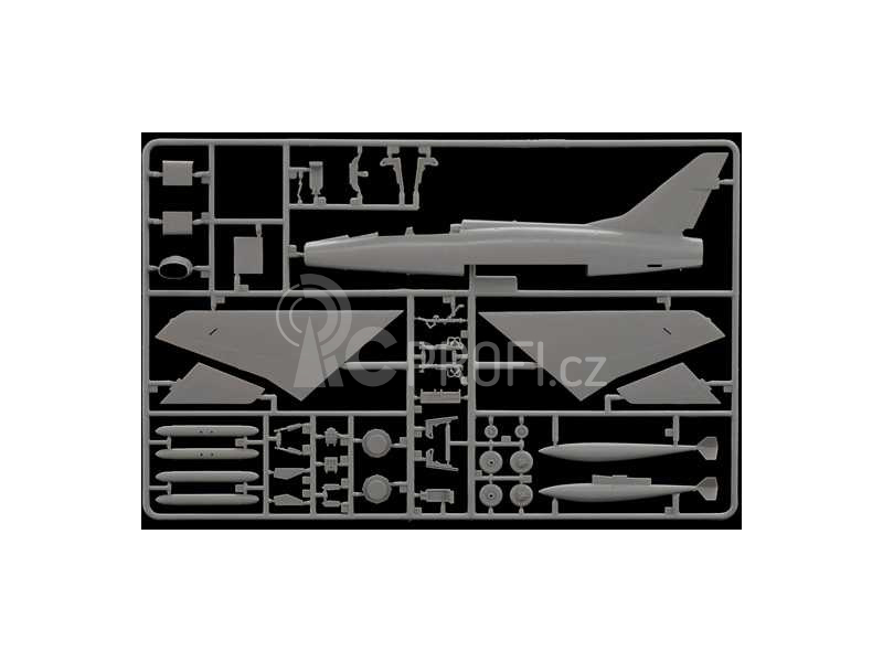 Italeri North American F-100F Super Sabre (1:72)