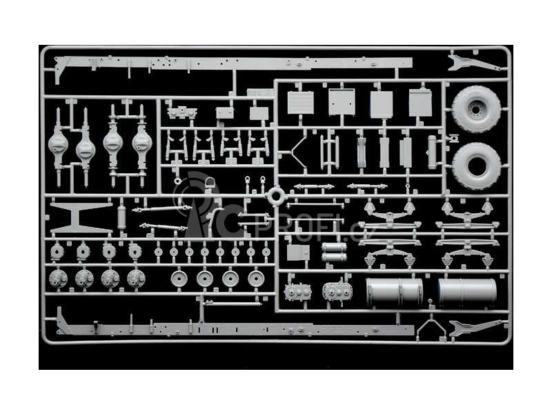 Italeri Oshkosh M978 Fuel Servicing Truck (1:35)