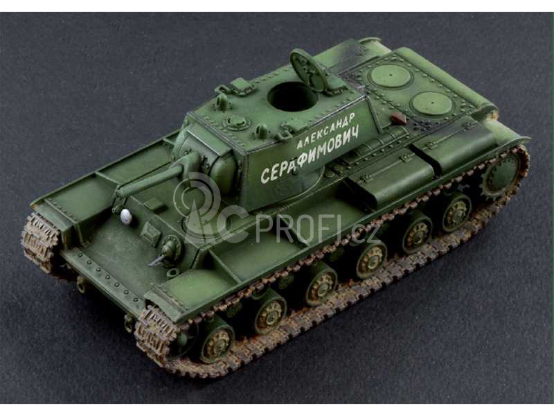 Italeri tank KV1 / KV2 vč. tankisty (1:56)