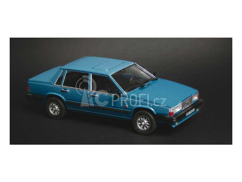 Italeri Volvo 760 GLE (1:24)