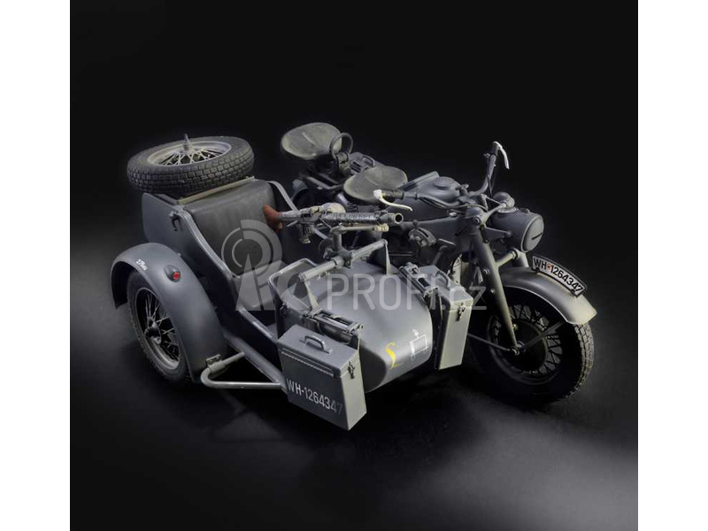 Italeri Zündapp KS 750 se sajdkárou (1:9)