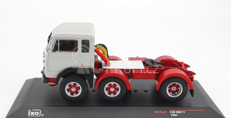 Ixo-models Fiat 690 T1 Tractor Truck 3-assi 1961 1:43 Šedá Červená