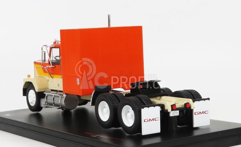 Ixo-models GMC General Tractor Truck 3-assi 1980 1:43 Orange