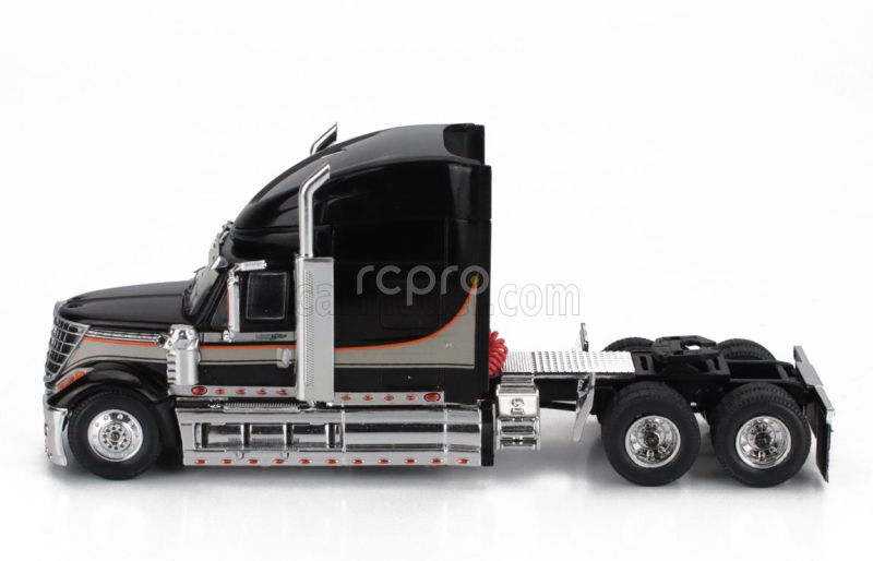 Ixo-models International Lonestar Tractor Truck 3-assi 2010 1:64 Black