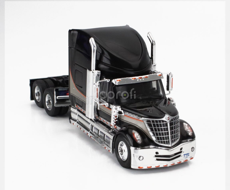 Ixo-models International Lonestar Tractor Truck 3-assi 2010 1:64 Black