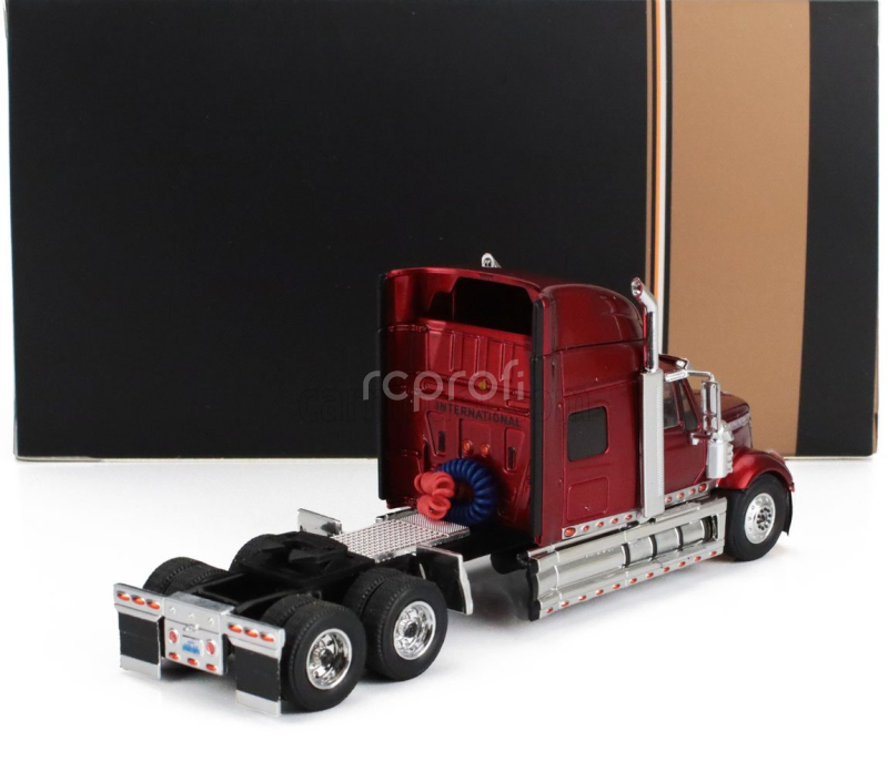 Ixo-models International Lonestar Tractor Truck 3-assi 2010 1:64 Red