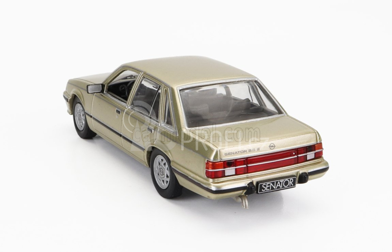 Ixo-models Opel Senator A2 1983 1:43 Gold