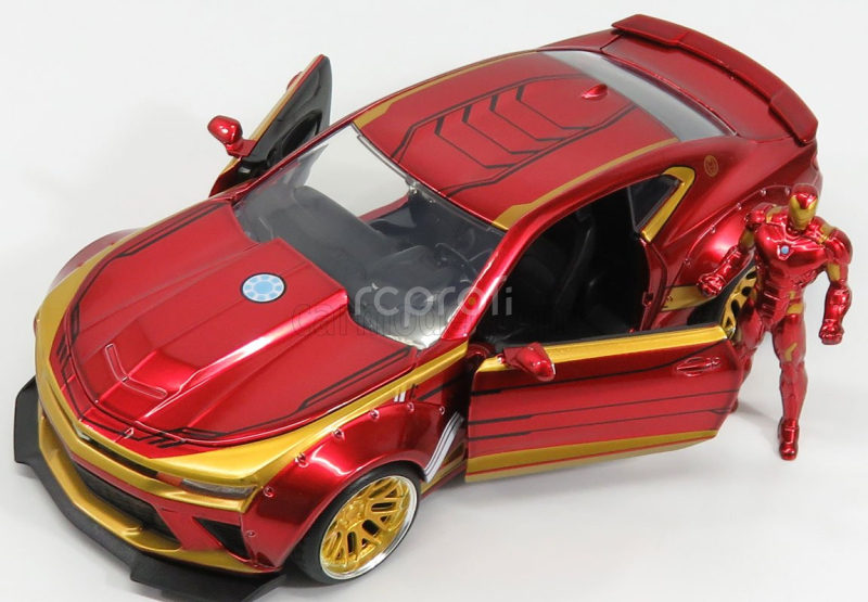 Jada Chevrolet Camaro Coupe With Iron Man Figure 2016 1:24 Červené Zlato