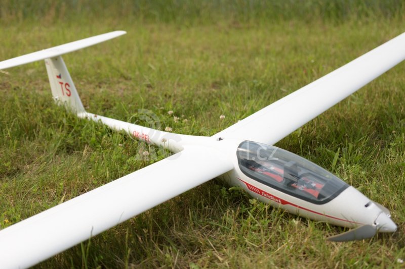 KAVAN 304TS TwinShark 2700mm - s R8 vario RX