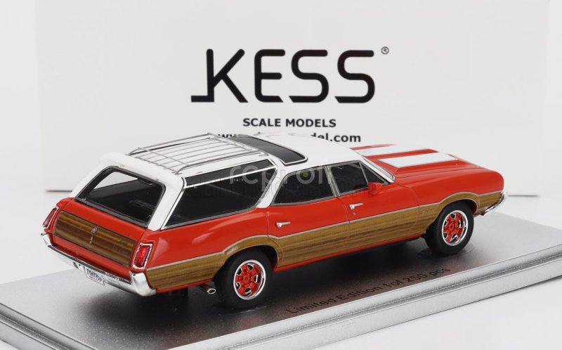 Kess-model Oldsmobile Vista Cruiser 442 Sw Station Wagon 1972 1:43 Červené Bílé Dřevo