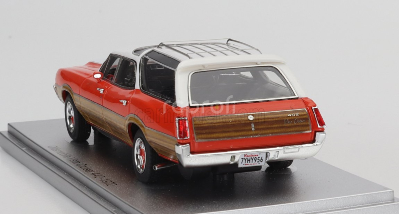 Kess-model Oldsmobile Vista Cruiser 442 Sw Station Wagon 1972 1:43 Červené Bílé Dřevo