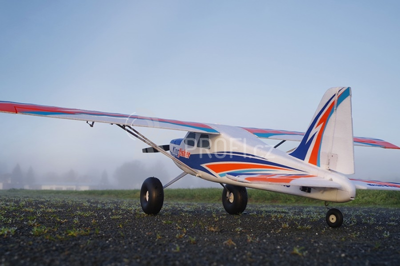 Kingfisher 1400mm ARF s koly, plováky a lyžemi