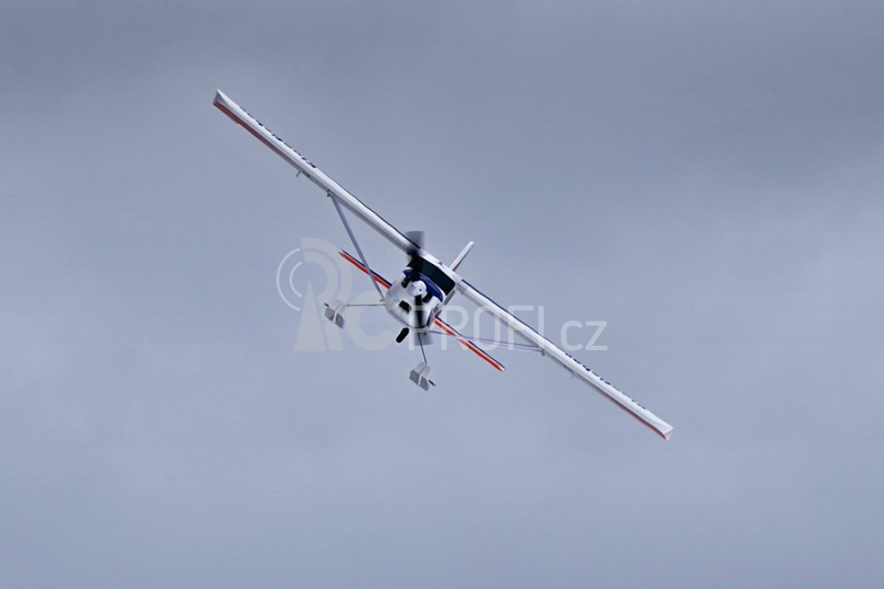 Kingfisher 1400mm ARF s koly, plováky a lyžemi